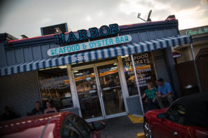 New Orleans - Harbor Seafood and Oyster Bar - Jamie MacDonald