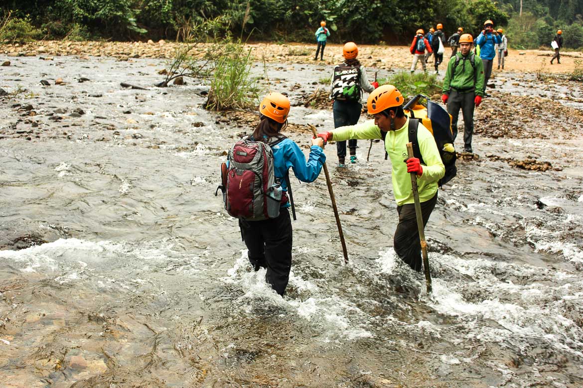 Hang En Cave Phong Nha Travel - trekking