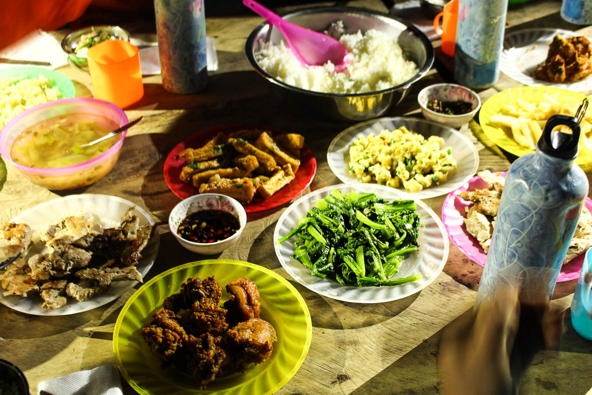 Hang En Cave Phong Nha Travel - meal