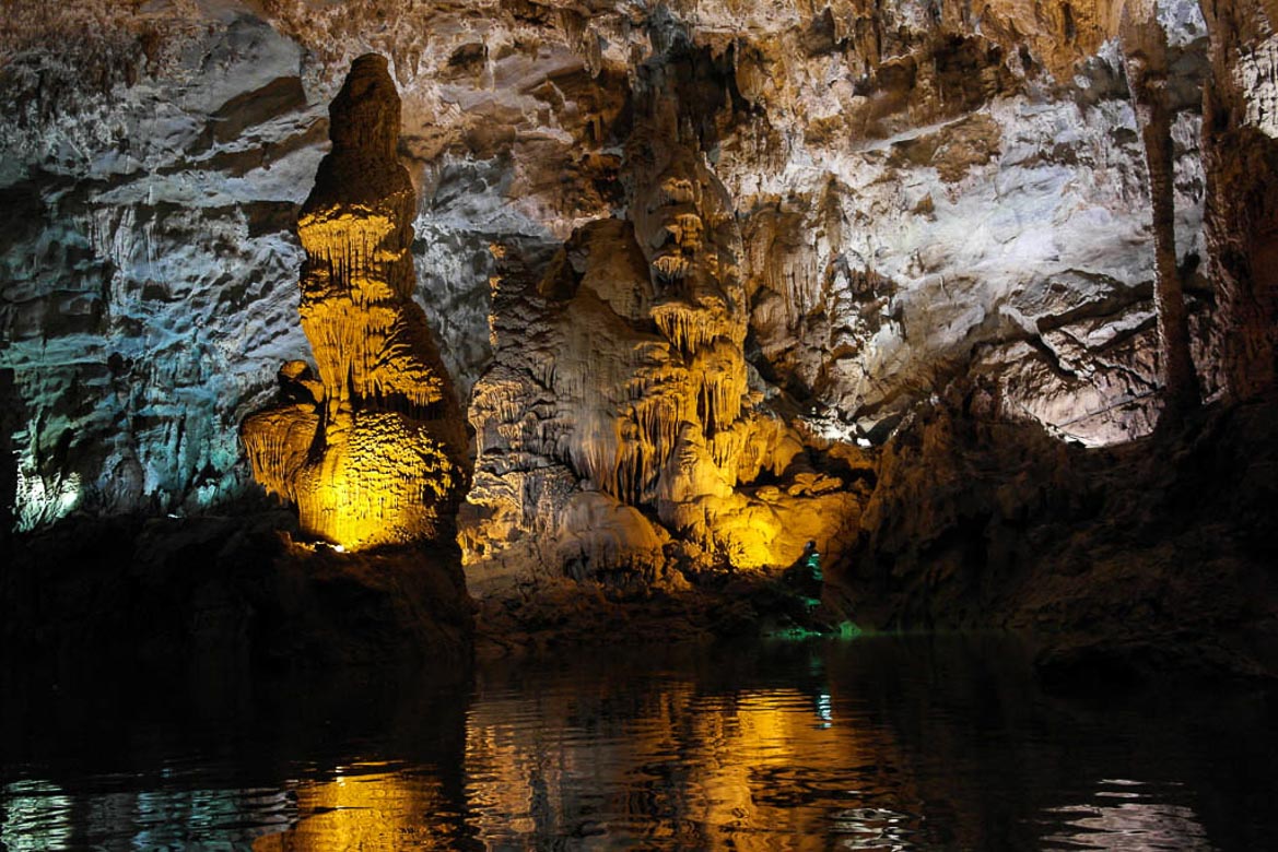 Phong Nha Travel Guide - cave trek