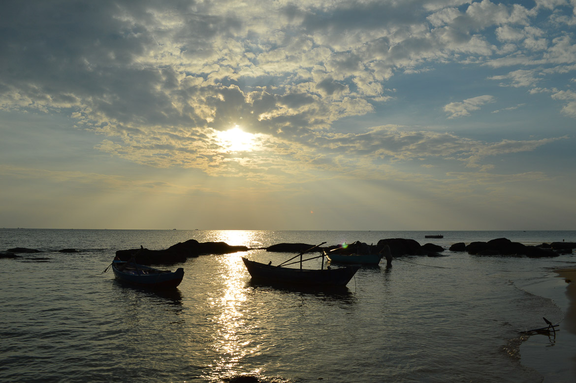 Vietnam Travel Guide sunset