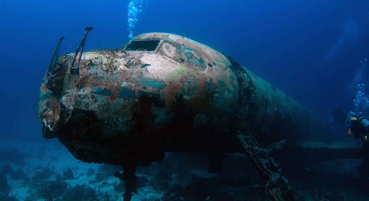 Scuba Diving In Aruba: Exploring Wrecks With JADS Scuba ...
